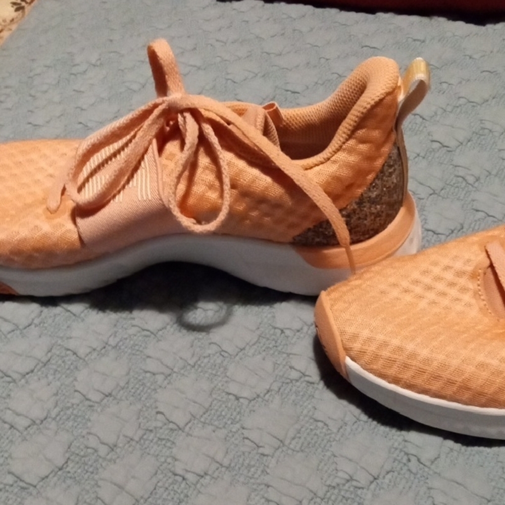 Nike Women's Peach and White Sneakers - Picture 4 of 7